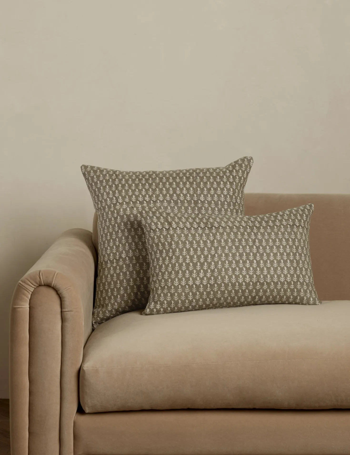 Agnes Linen Pillow