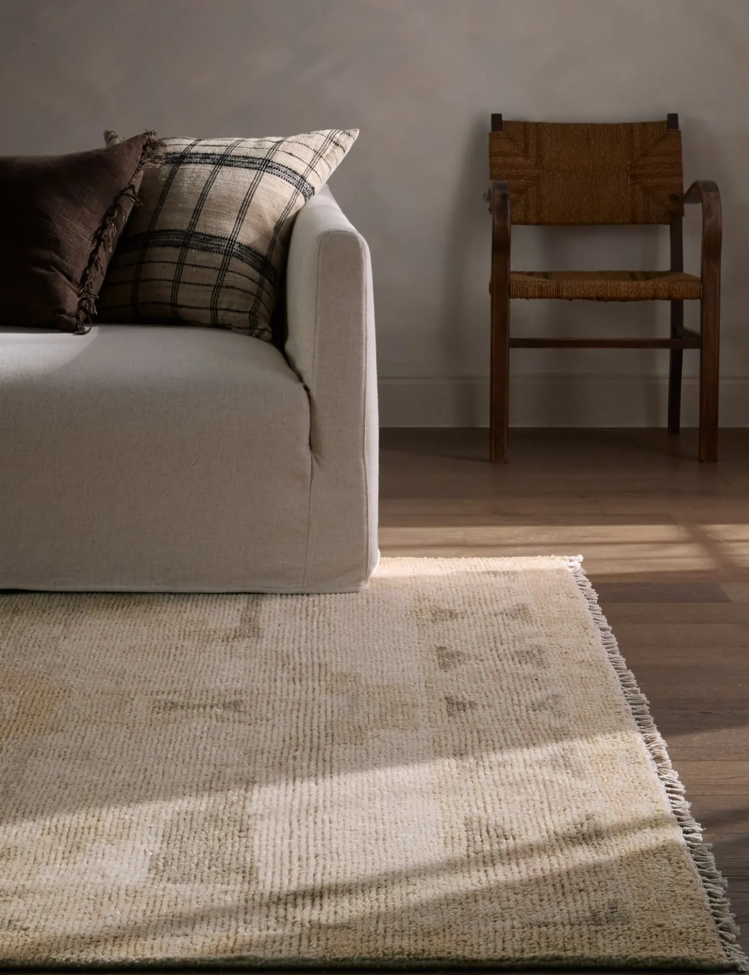 Ambretta Hand-Knotted Wool Rug