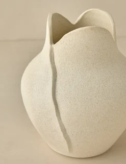 Amelia Vase by dumæ