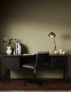 Amryn Desk