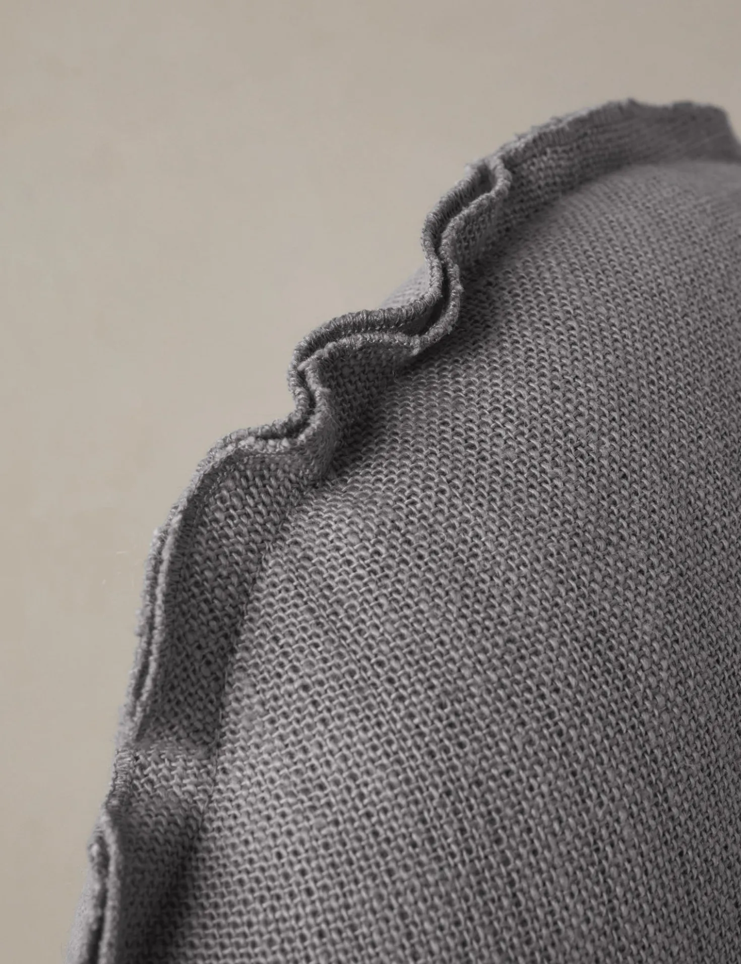 Arlo Linen Round Pillow