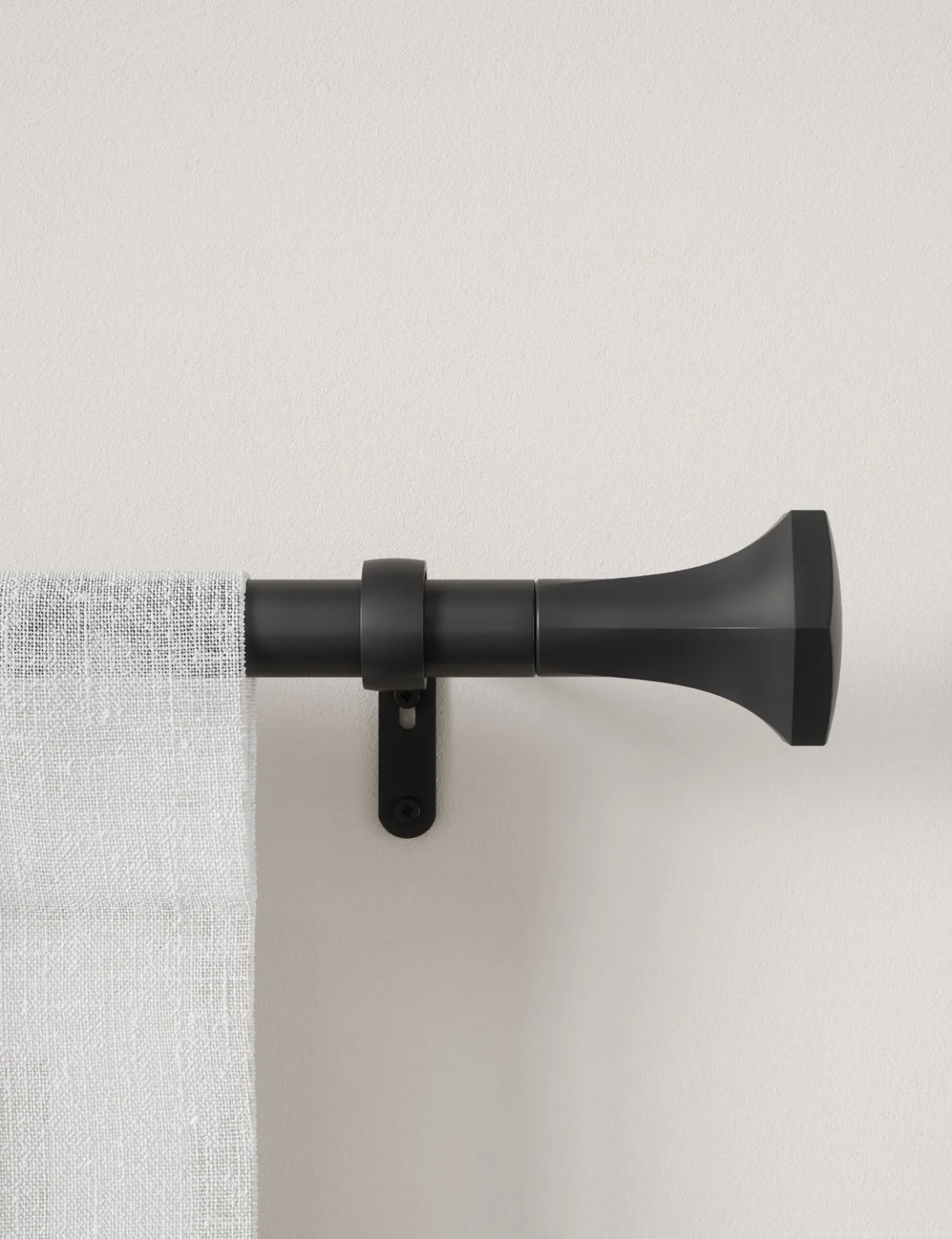 Astine Curtain Rod