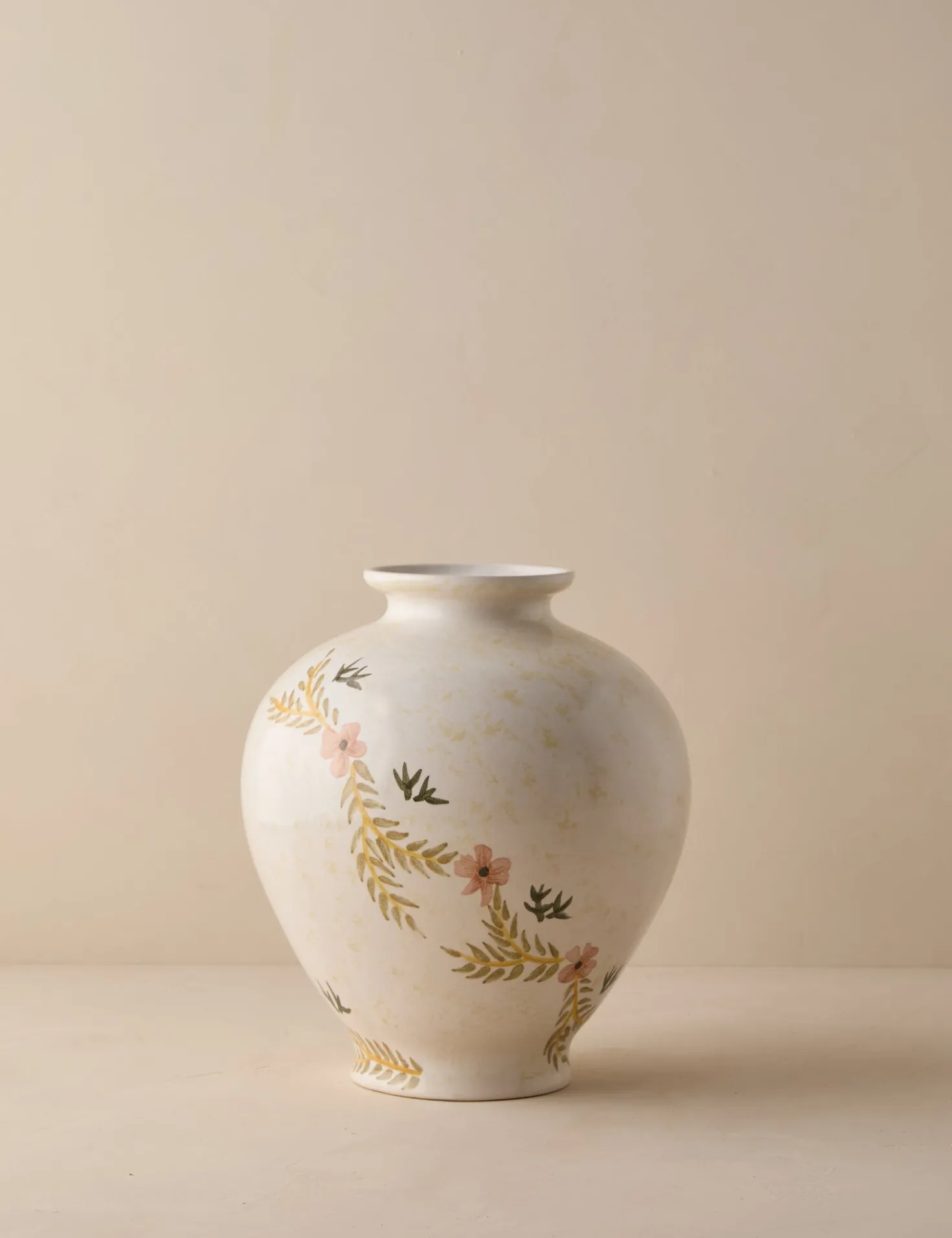 Bea Vase by Heidi Caillier