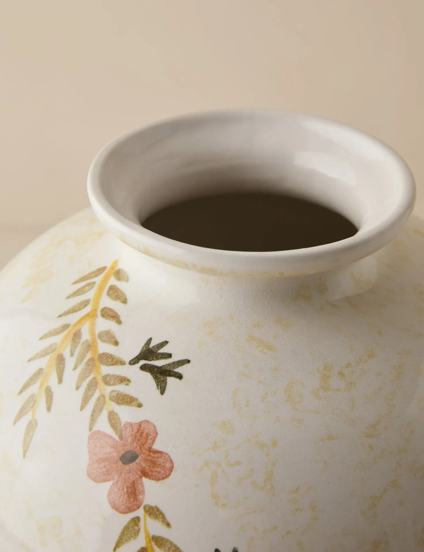Bea Vase by Heidi Caillier