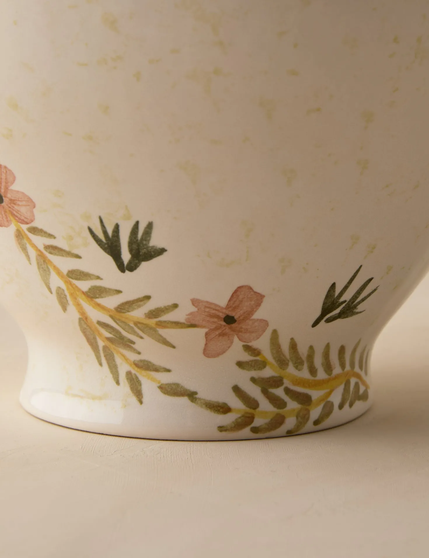 Bea Vase by Heidi Caillier