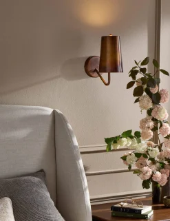 Bucquet Sconce