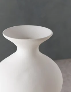 Calista Vase