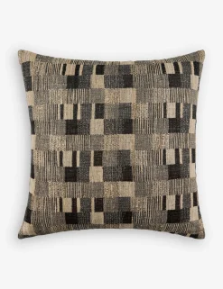 Carola Pillow