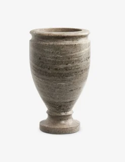 Cesar Vase