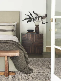 Cinzia Nightstand