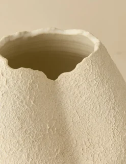 Claudia Vase by dumæ