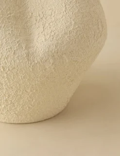Claudia Vase by dumæ