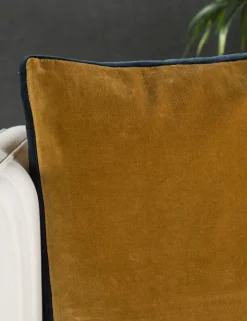 Clune Pillow