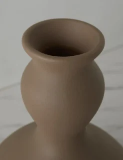 Elias Vase