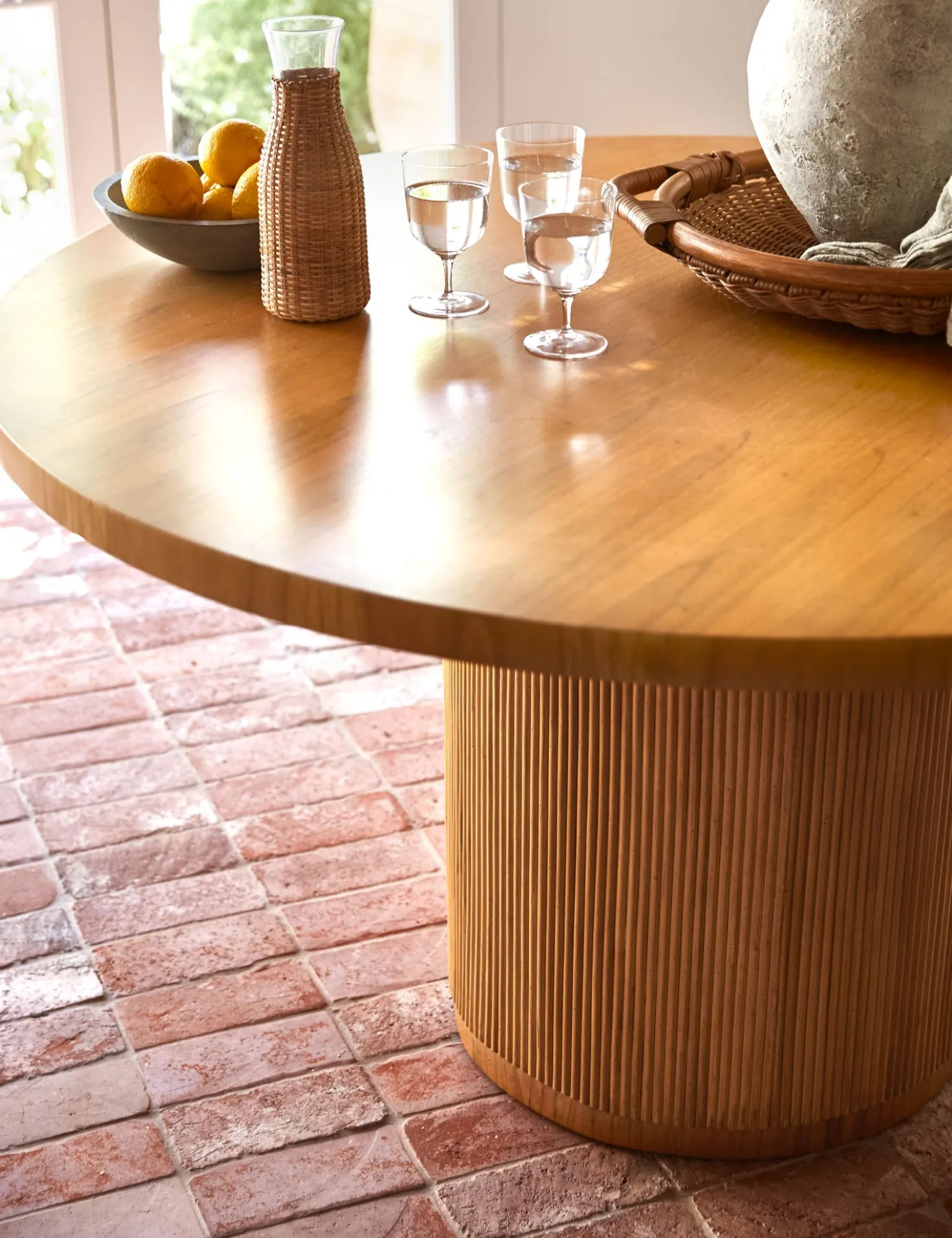 Elvia Round Dining Table