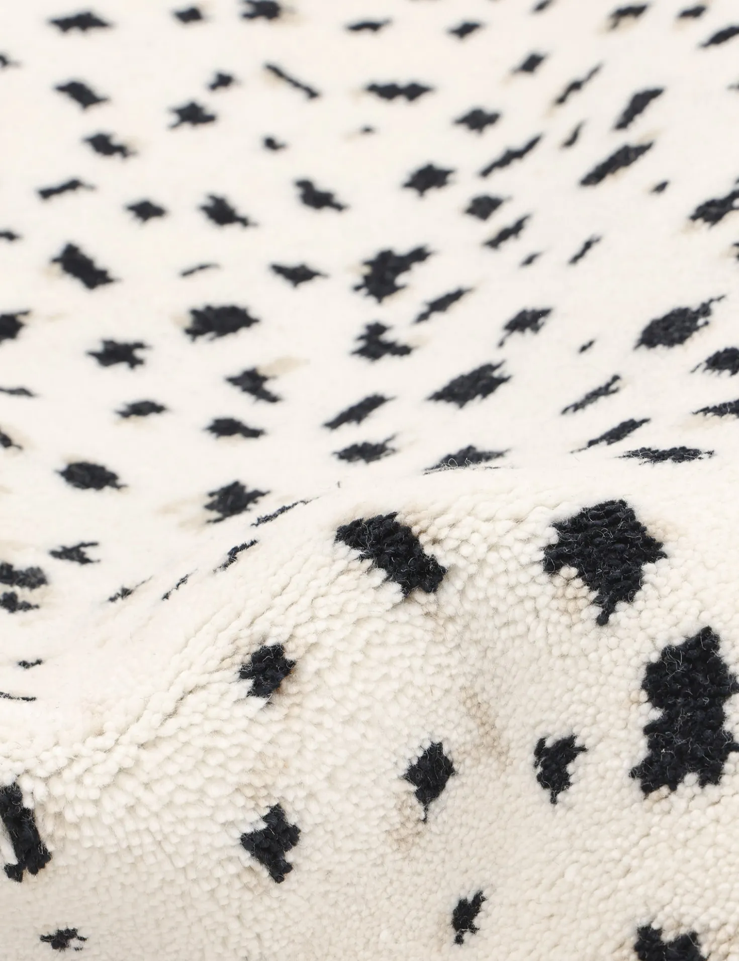 Esmarie Hand-Knotted Wool Rug