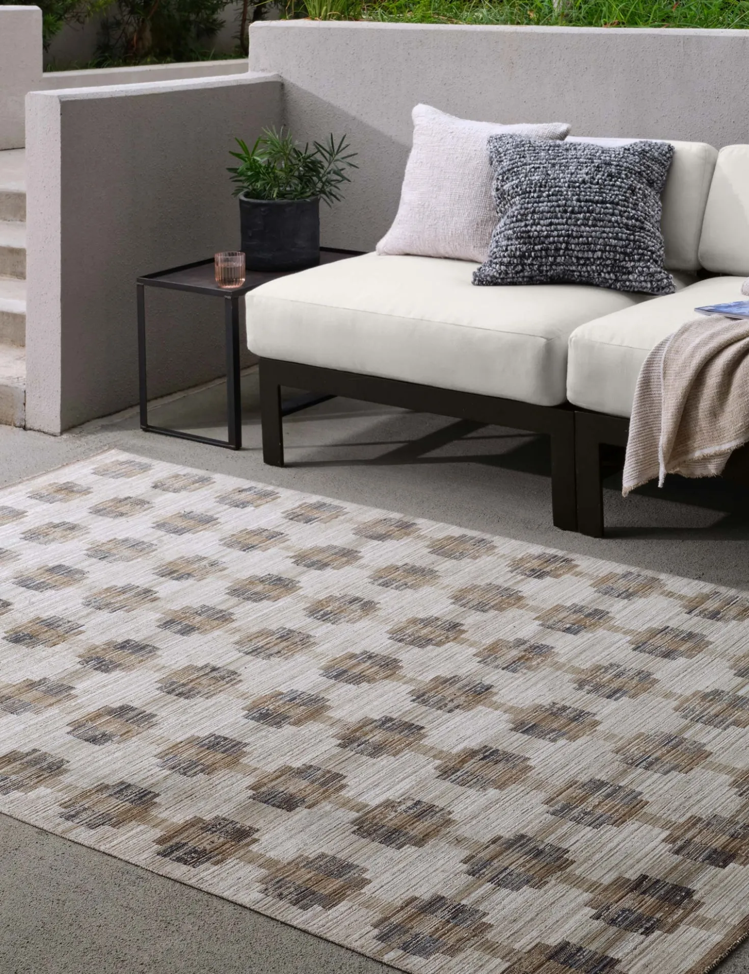 Fennell Indoor / Outdoor Rug