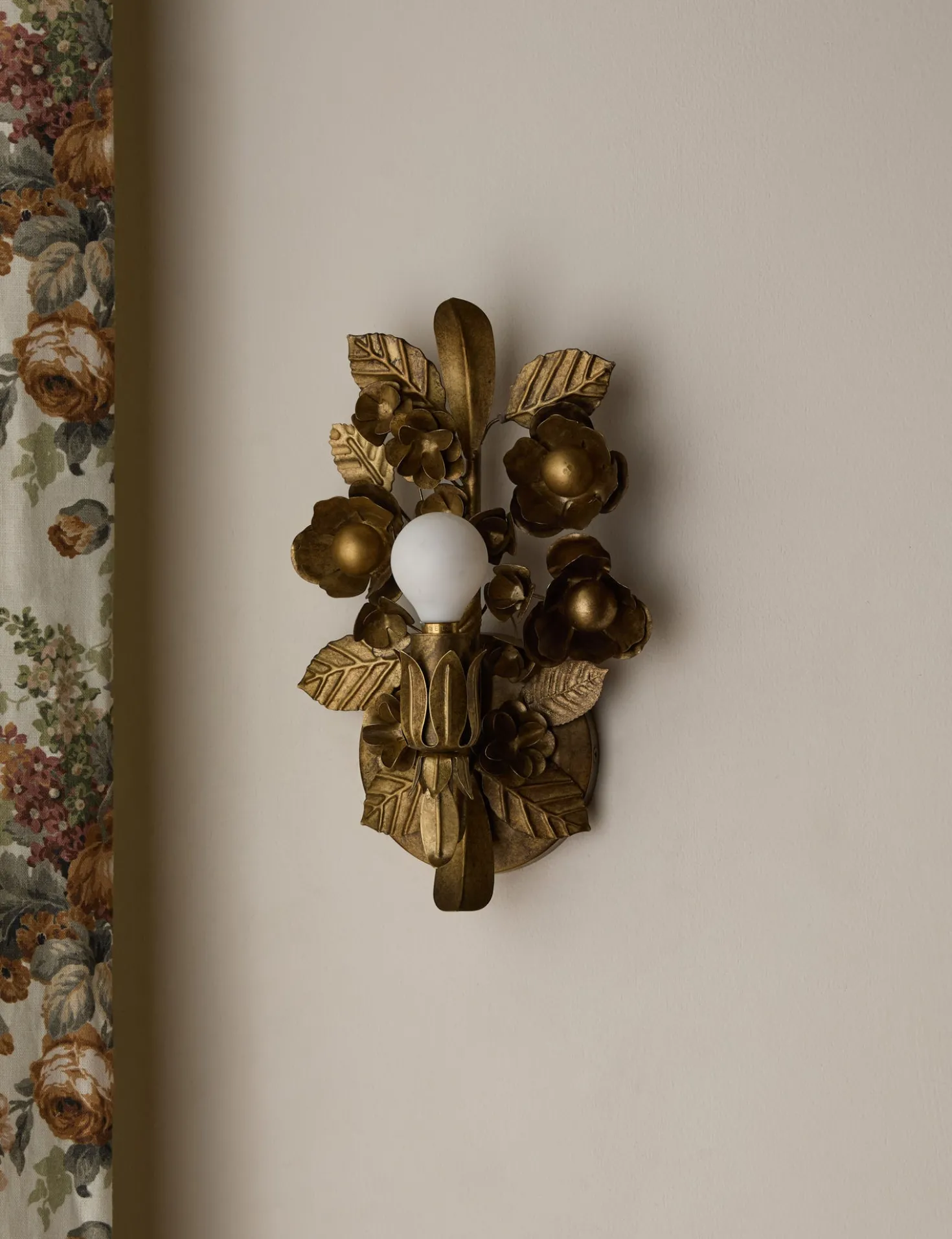 Garda Sconce by Heidi Caillier