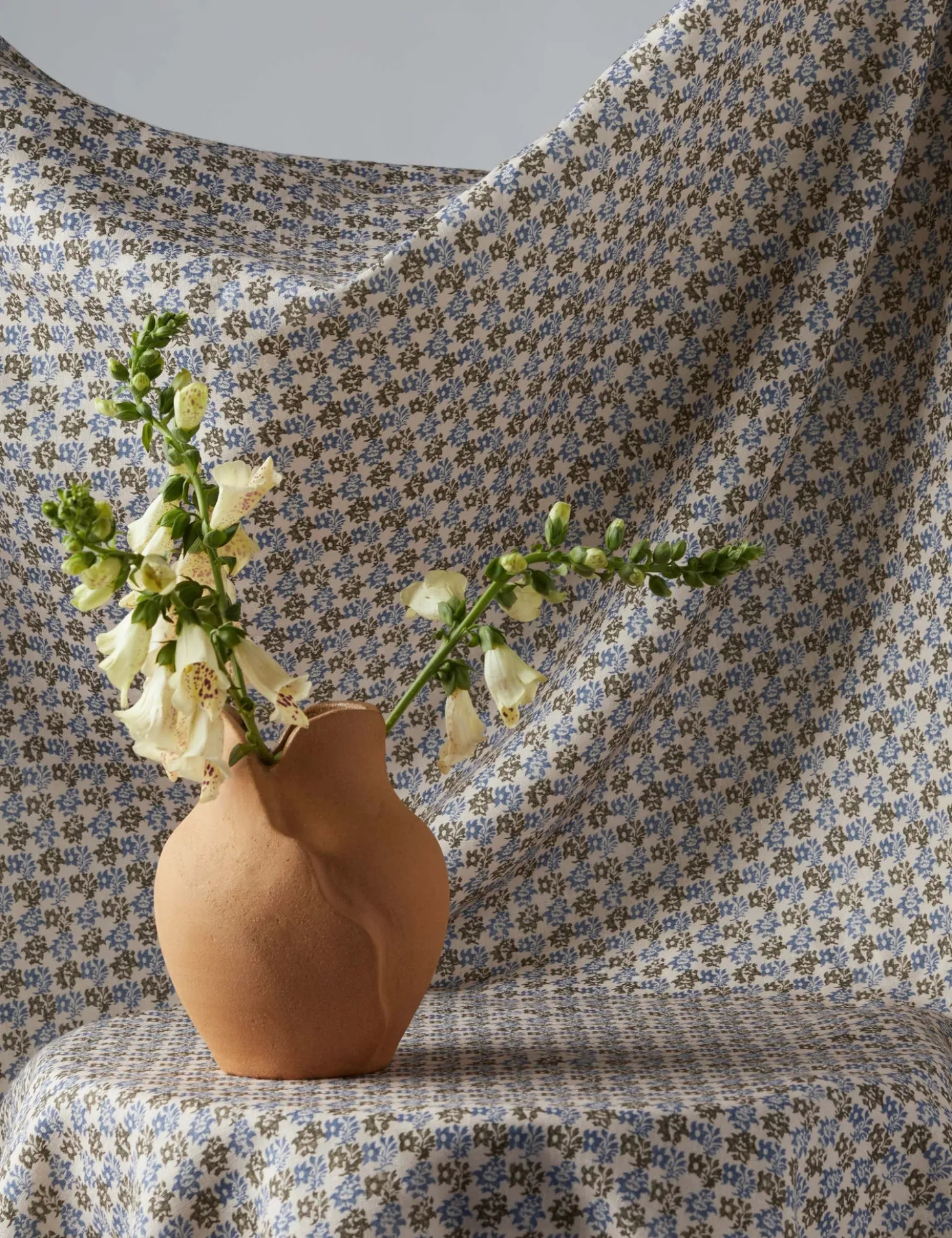 Haris Linen Fabric by Heidi Caillier