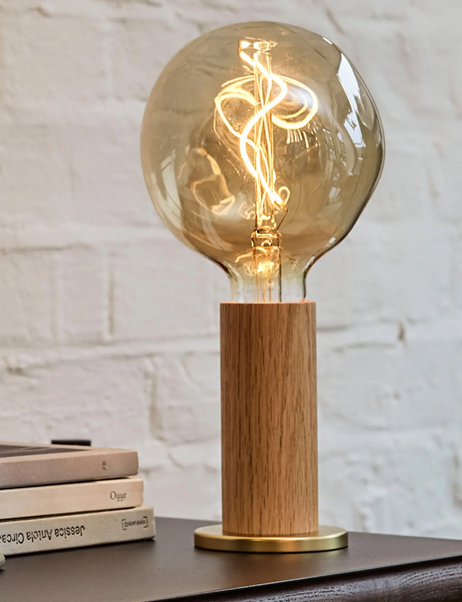 Knuckle Table Lamp with Voronoi I by Tala