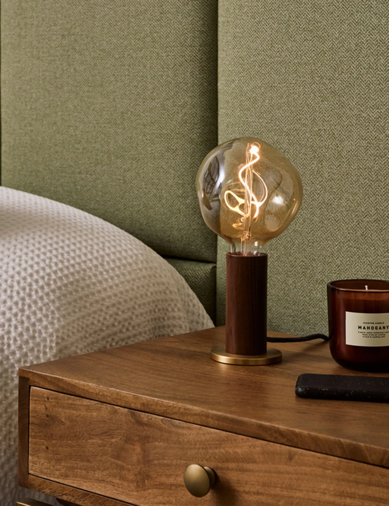 Knuckle Table Lamp with Voronoi I by Tala