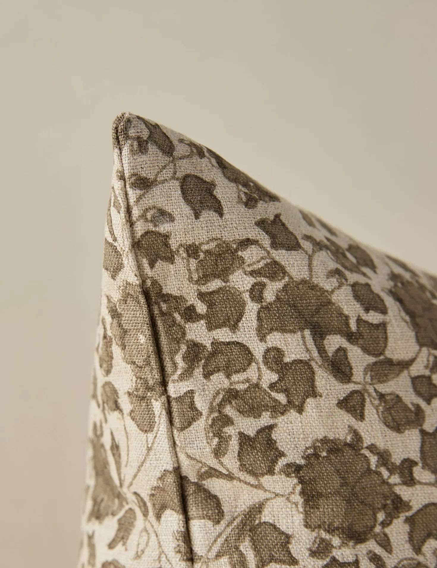 Lavelanet Linen Pillow