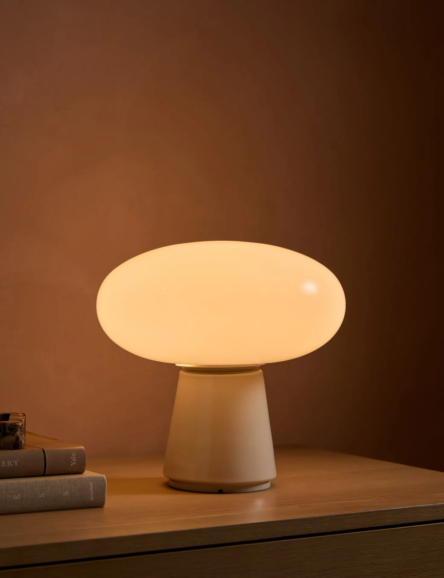 Leesa Cordless Table Lamp