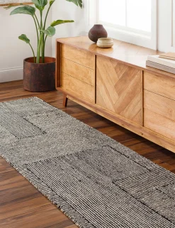 Leota Hand-Tufted Wool Rug