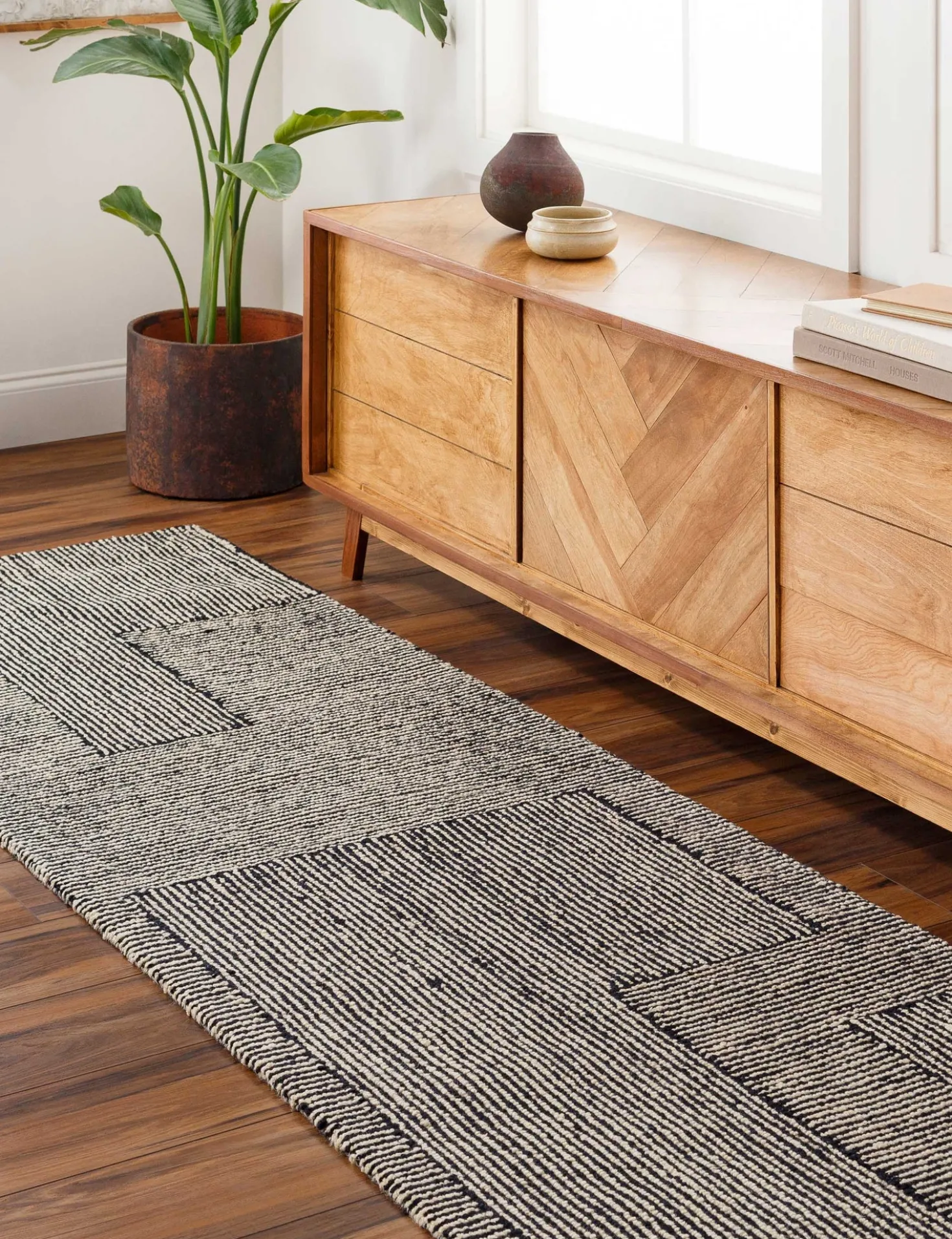 Leota Hand-Tufted Wool Rug