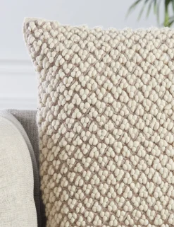 Luan Pillow