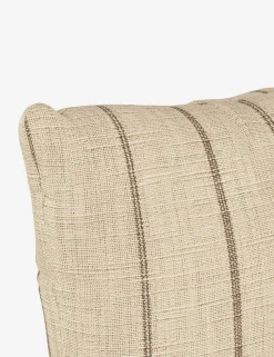 Madlen Pillow