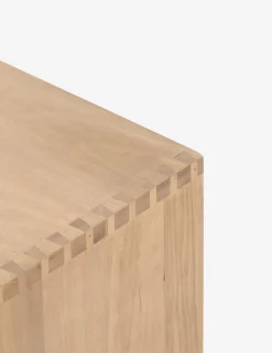 Maeve Media Console