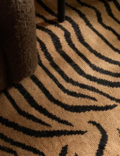 Makeda Hand-Knotted Wool Rug