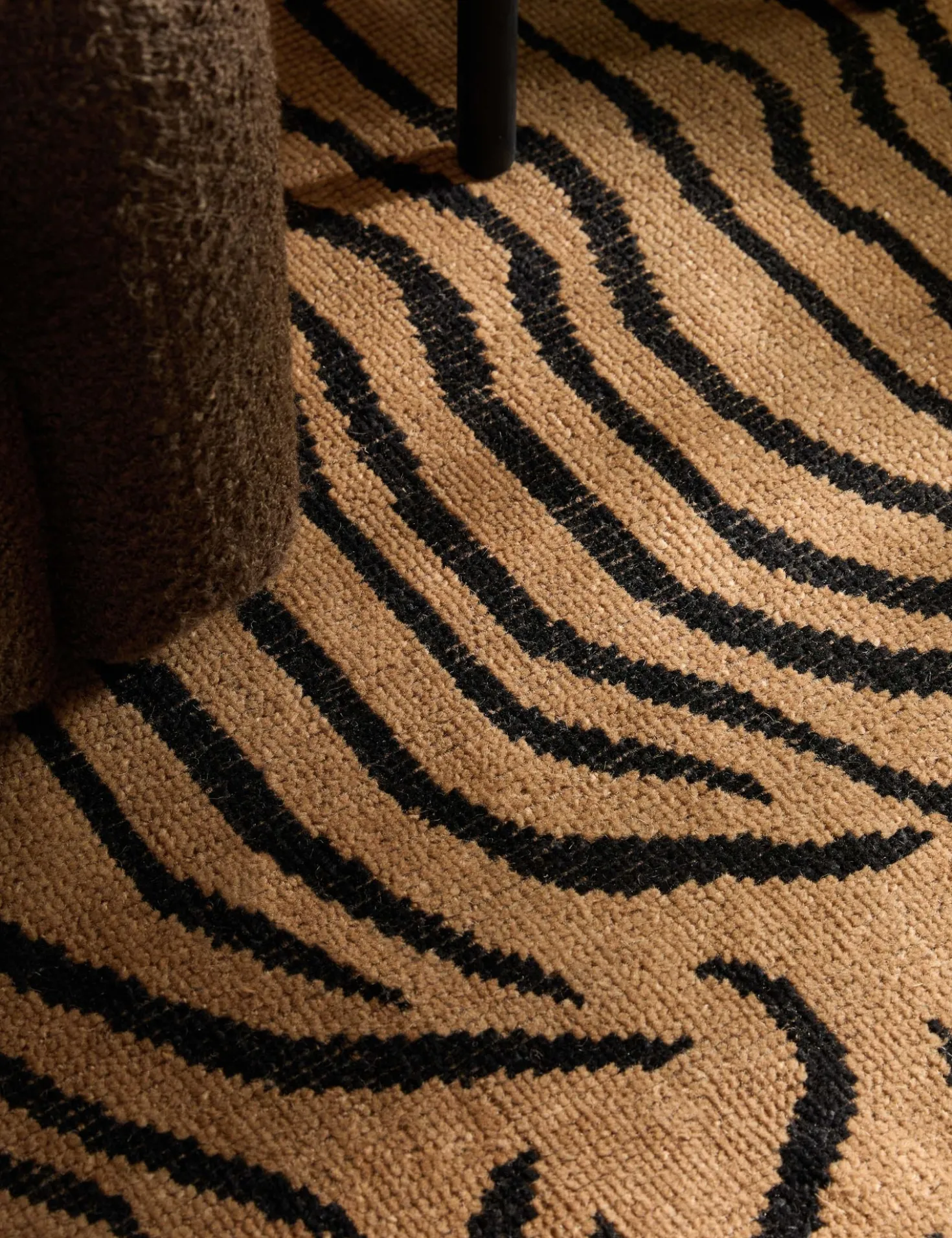 Makeda Hand-Knotted Wool Rug
