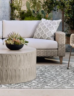Mal Indoor / Outdoor Round Coffee Table