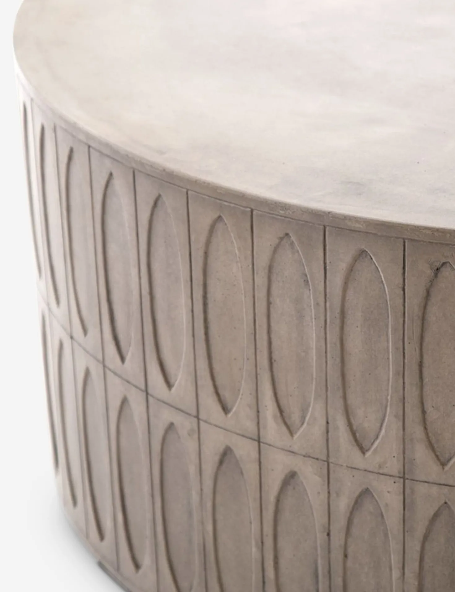 Mal Indoor / Outdoor Round Coffee Table