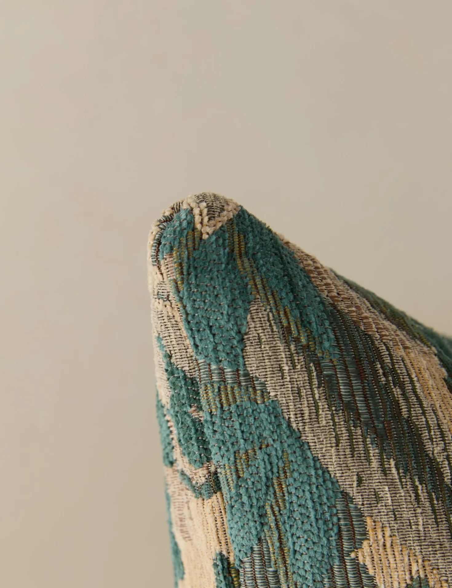Mariata Pillow