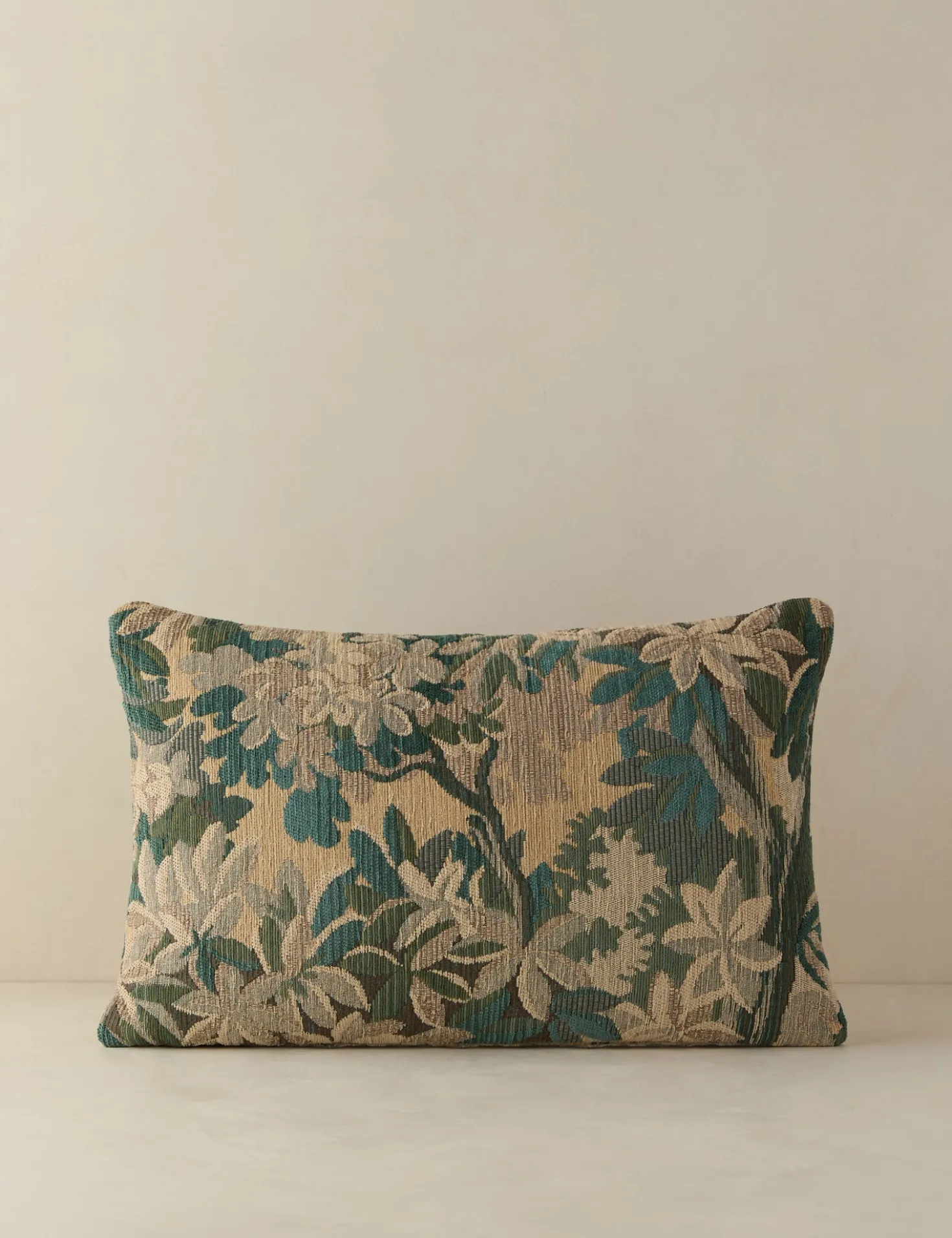 Mariata Pillow