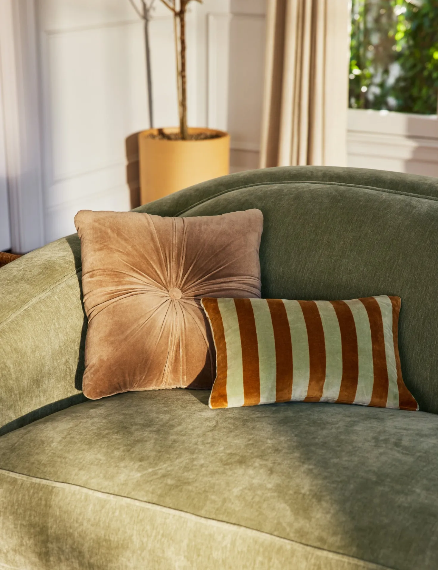 Monroe Velvet Pillow