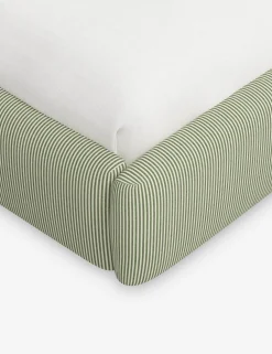 Nabiha Platform Bed