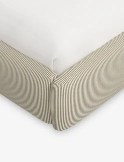 Nabiha Platform Bed