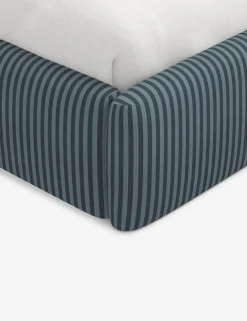 Nabiha Platform Bed