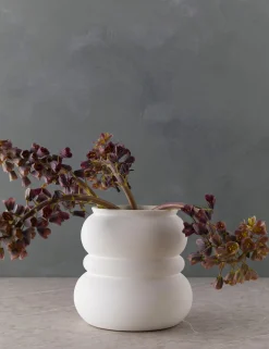 Naya Vase