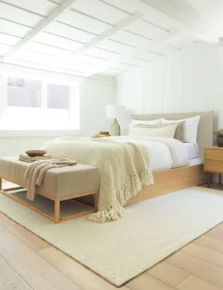 Nia Bed