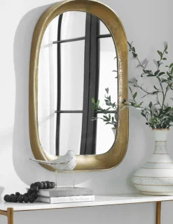 Nylah Mirror