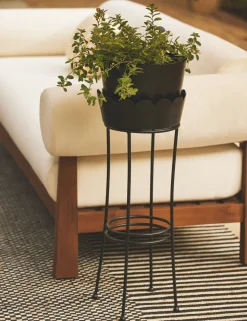 Onyx Indoor/Outdoor Planter