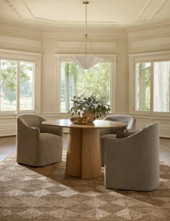 Pau Round Dining Table