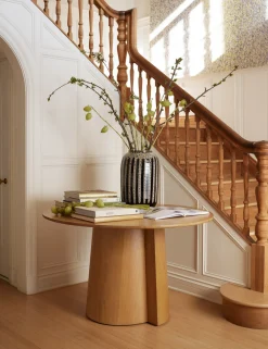 Pau Round Dining Table