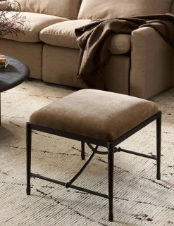 Perlaza Stool