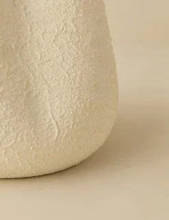 Phoebe Vase by dumæ